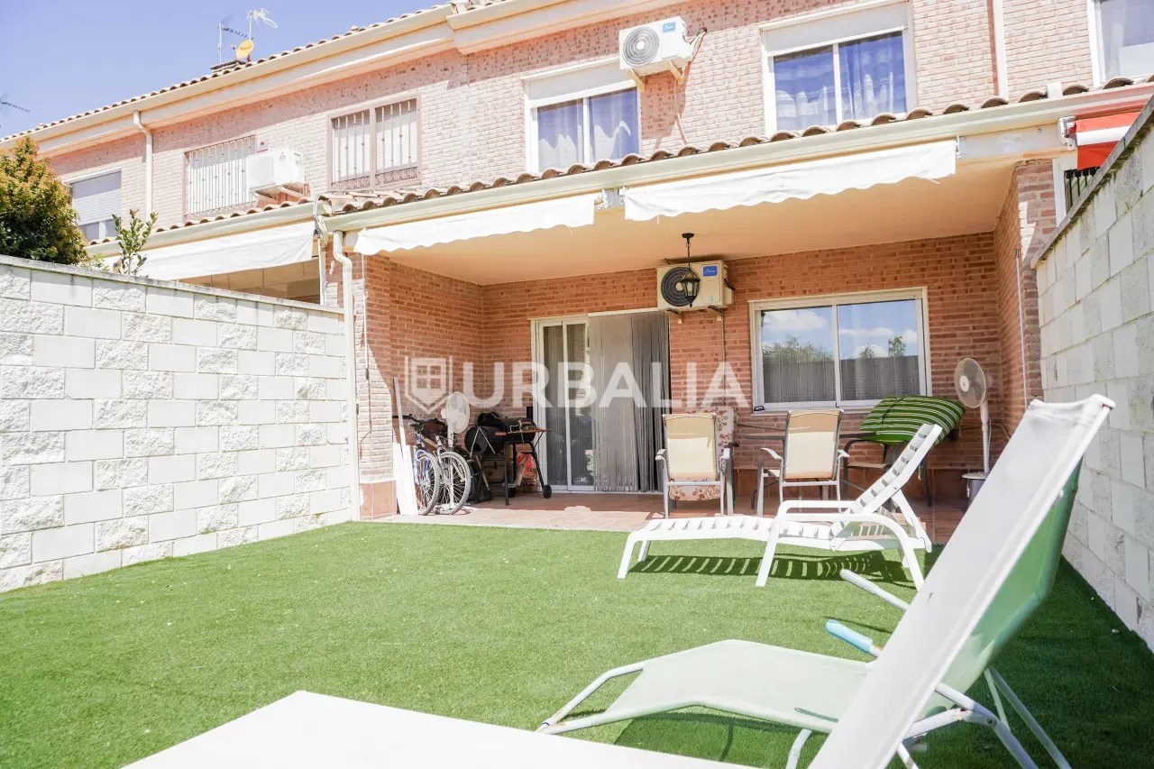 Piso en venta, en Seseña, 4 habitaciones, 214 m²