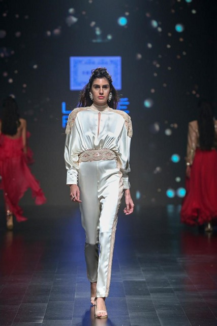 Shehla Khan Ramp Image 7