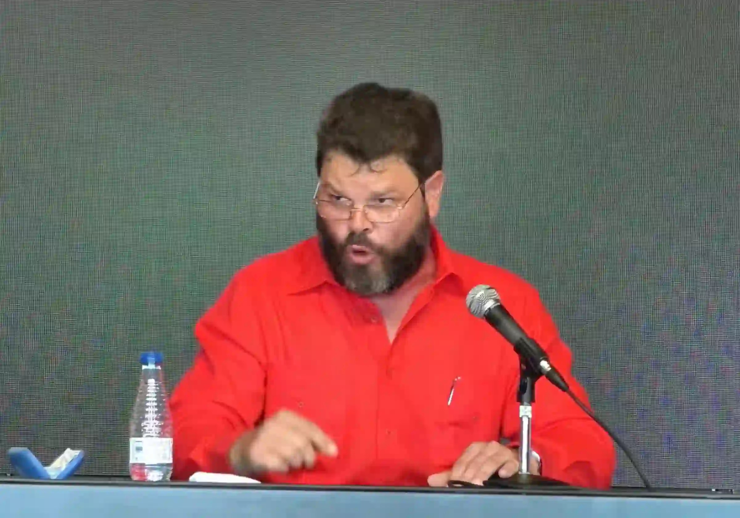 Fidel Antonio Castro Smirnov - neto do revolucionário e ex-Presidente de Cuba, Fidel Castro, durante discurso no 18º Encontro de Estado de Solidariedade com Cuba, realizado em Astúrias, Espanha / Imagem reprodução / CubainformaciónTV