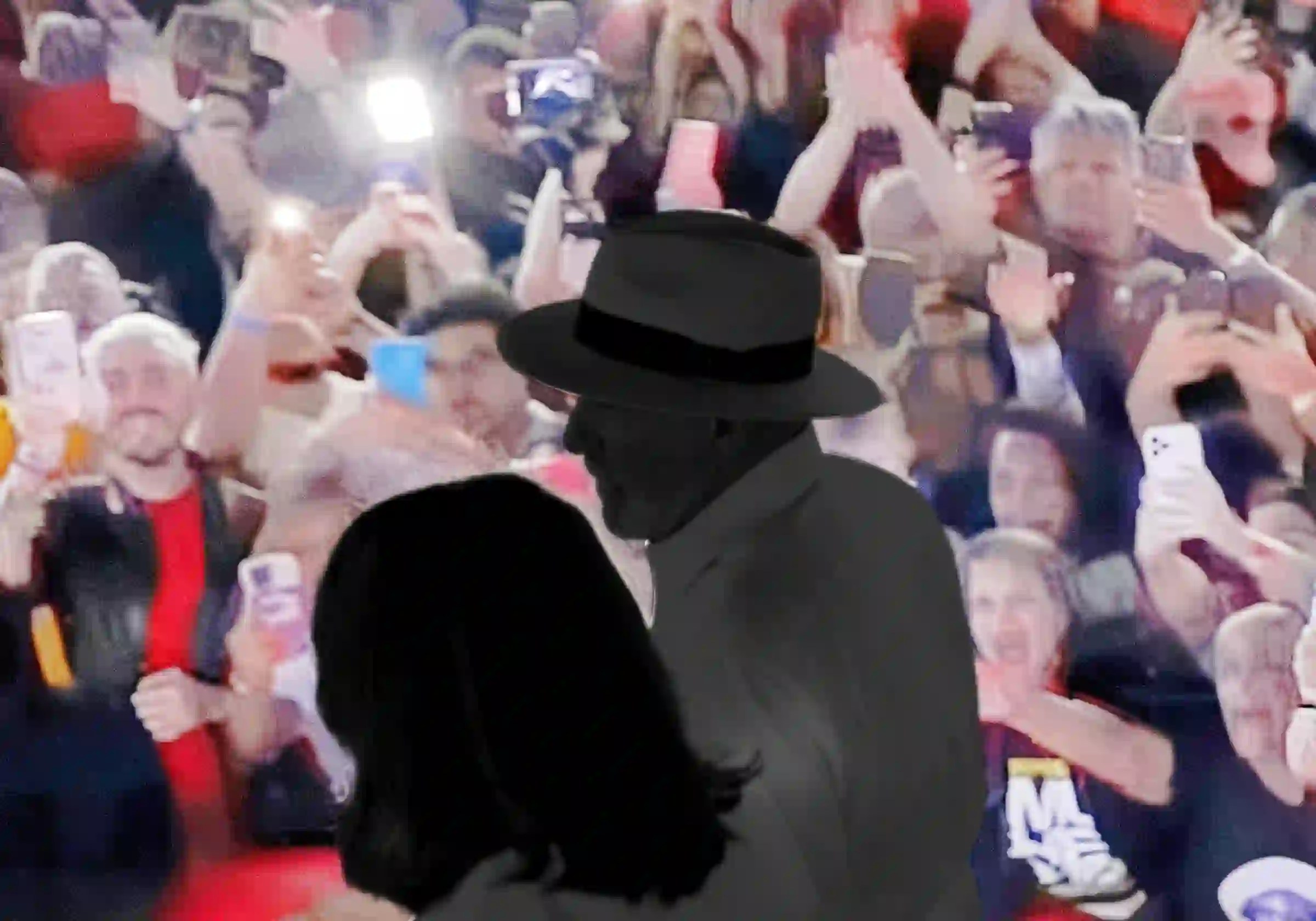 O Presidente Lula e a Primeira-Dama do Brasil, Rosângela Lula Silva, sobem no palco da convenção do Partido dos Trabalhadores, em São Paulo / Imagem reprodução |•| Arte URBS MAGNA