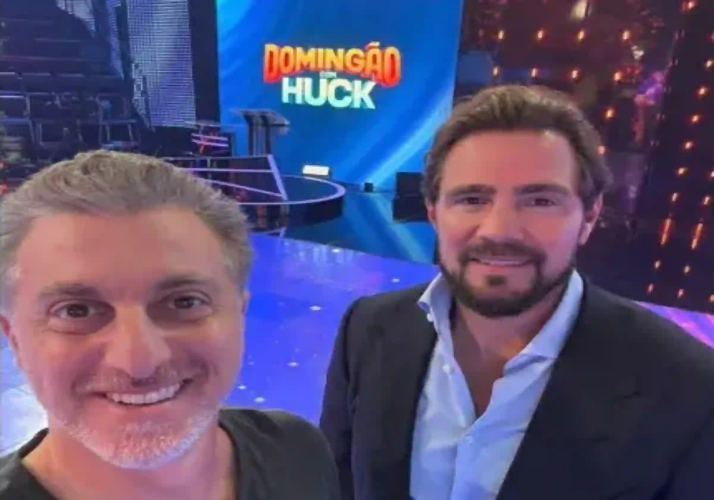O apresentador Luciano Huck em seu Domingão, em 2024 / Divulgação via Veja (dados obtidos pela PF no celular do ex-banqueiro) |•| URBS MAGNA
