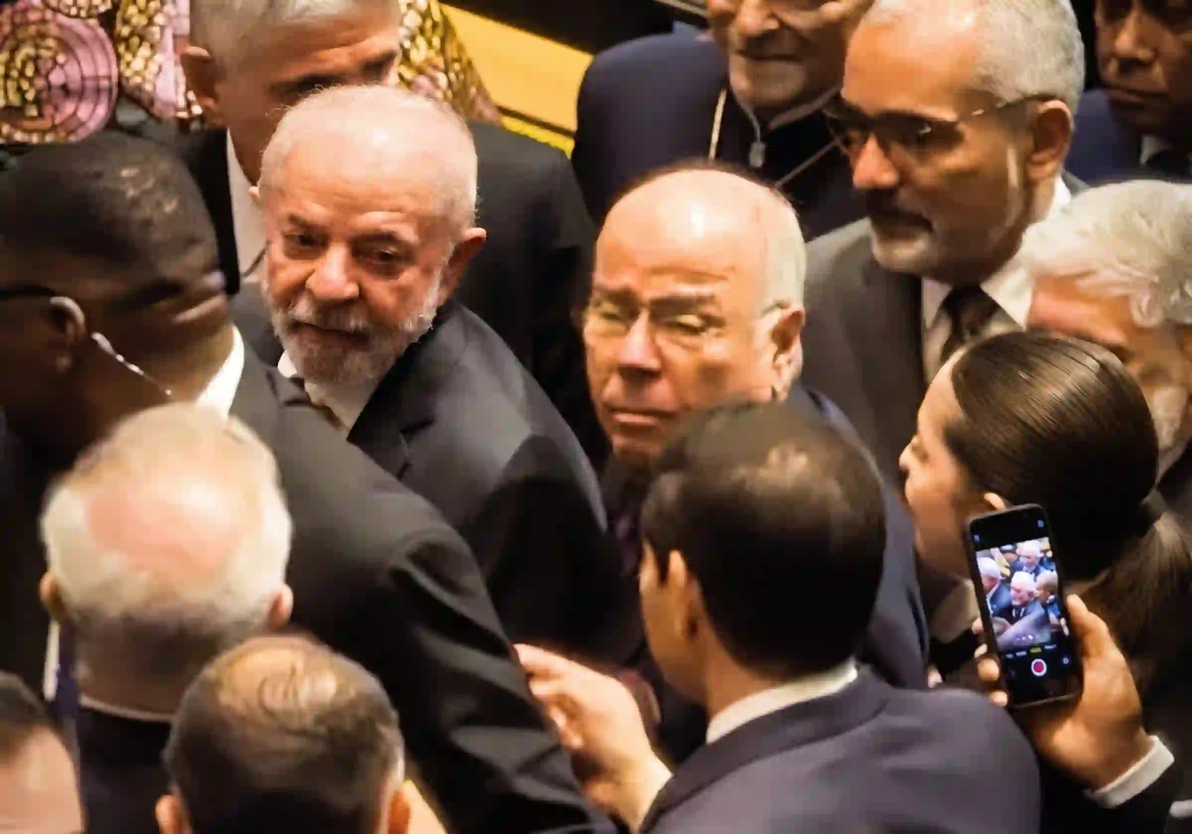 Lula dá as costas a Rubio após secretário de Estado dos EUA tentar falar com ele (vídeo)