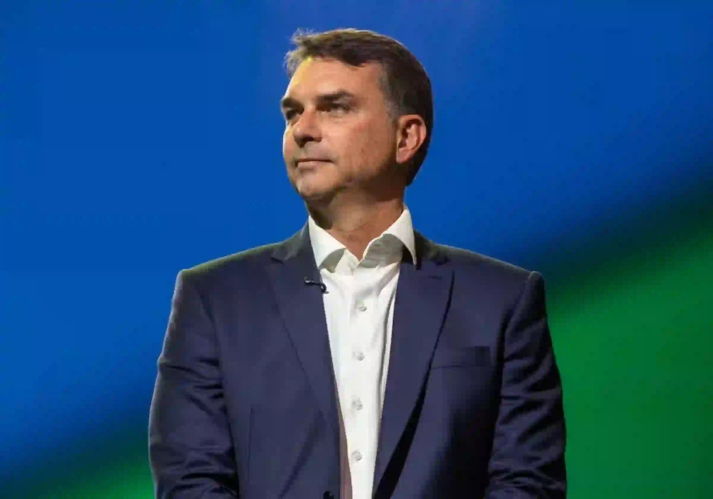 Mercado dá 60% a Flávio Bolsonaro; redes perguntam se é previsão ou narrativa
