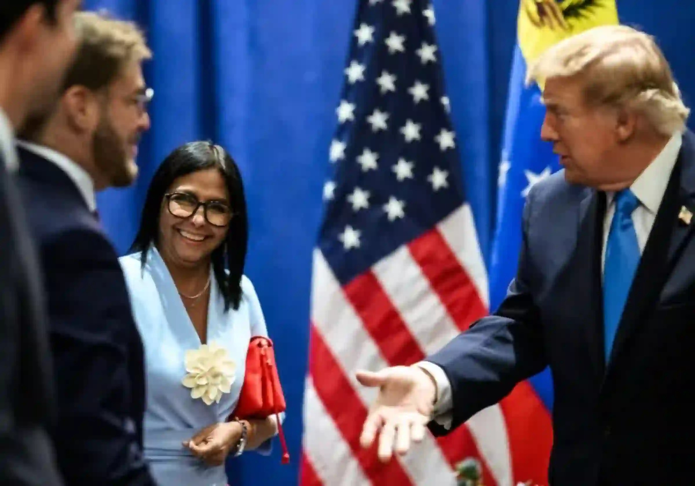 📷 Delcy Rodríguez e Donald Trump em reunião à margem da Assembleia Geral das Nações Unidas em Nova Iorque |2.09.2026| Foto: Assessoria de Imprensa da Presidência da Venezuela |•| URBS MAGNA