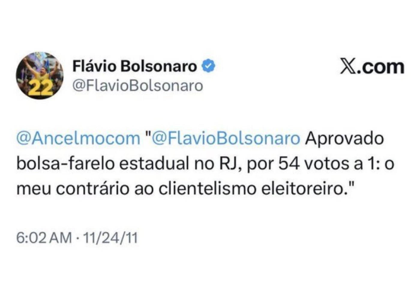 Print da postagem do então deputado estadual Flávio Bolsonaro, único a votar contra o Bolsa-Família, no placar de 50x1 / Imagem reprodução redes sociais |•| URBS MAGNA