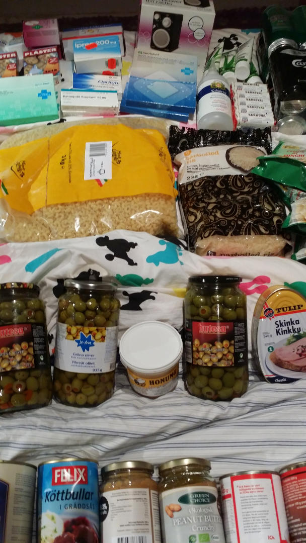 Honung är en bra smaksättare. Oliver innehåller mycket fett och är goda att knapra på.