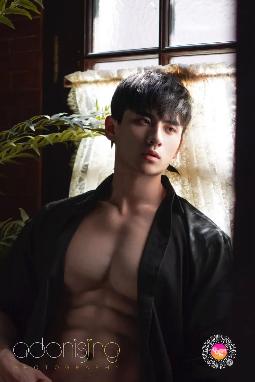 Kindergarten teacher C & Adonisjing