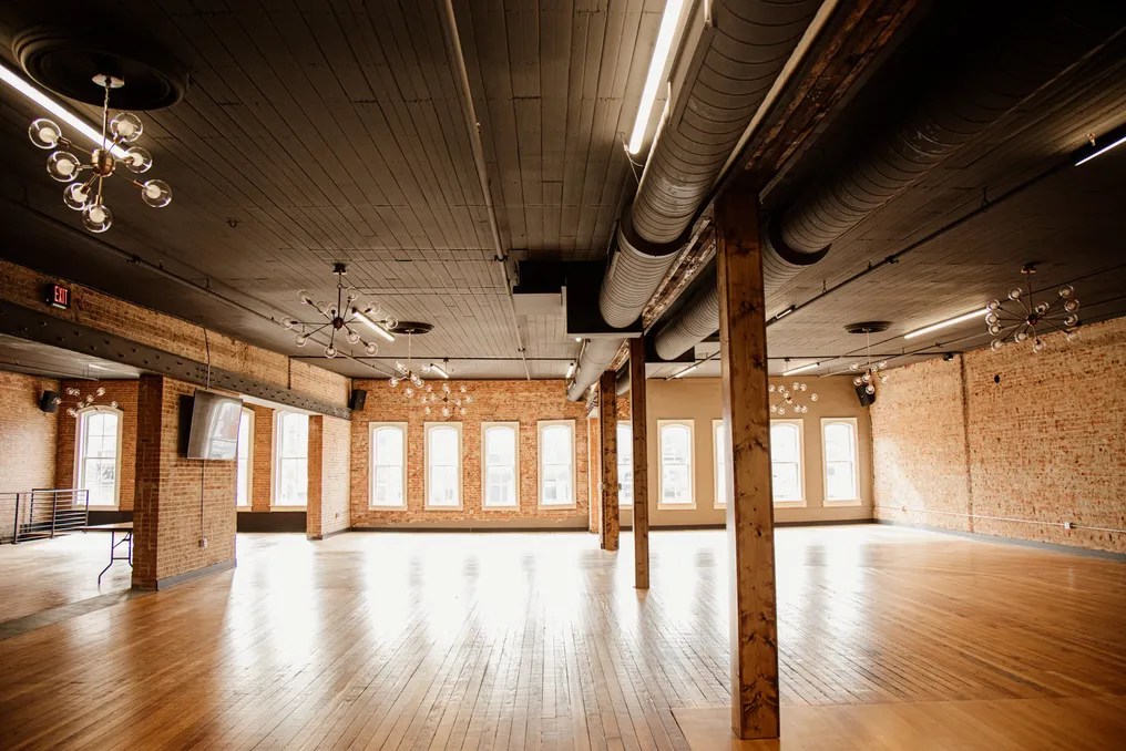 Tamory Hall #10