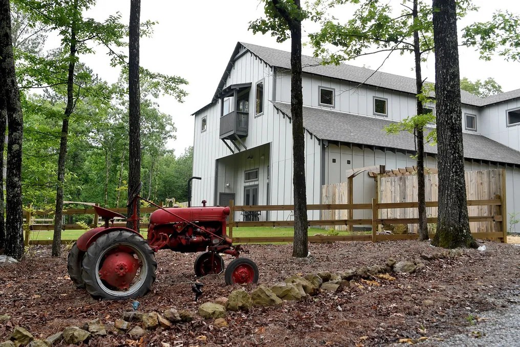 Crest Farm Barn #7
