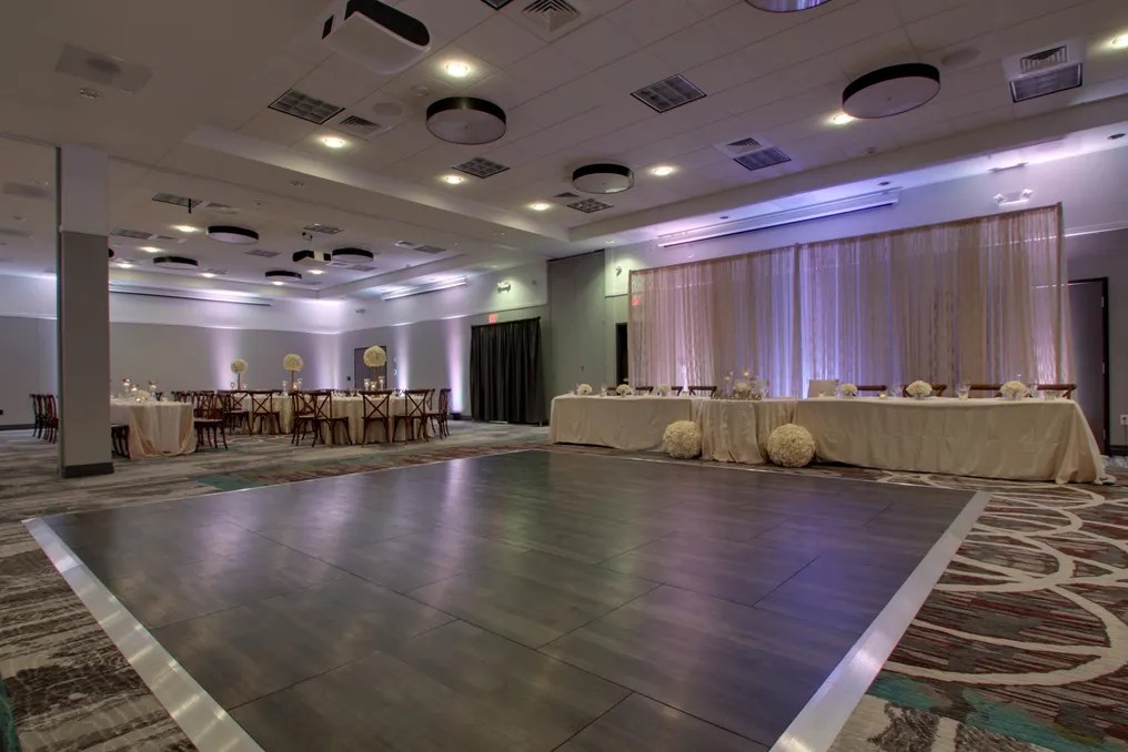Holiday Inn & Suites Peoria at Grand Prairie #10