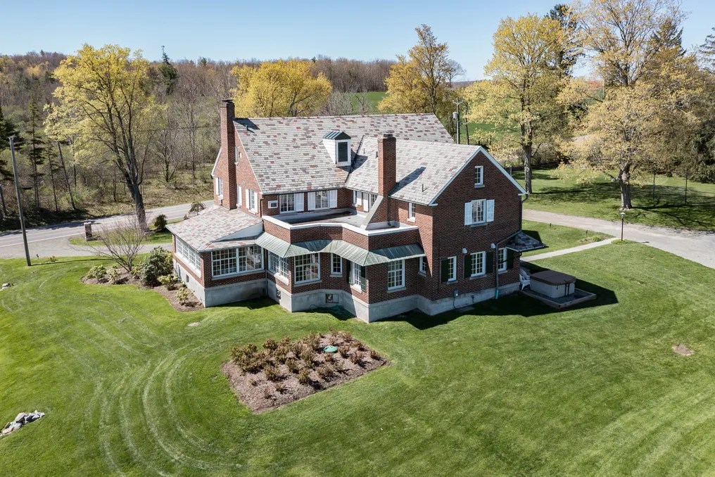Rock Stream Estate #10