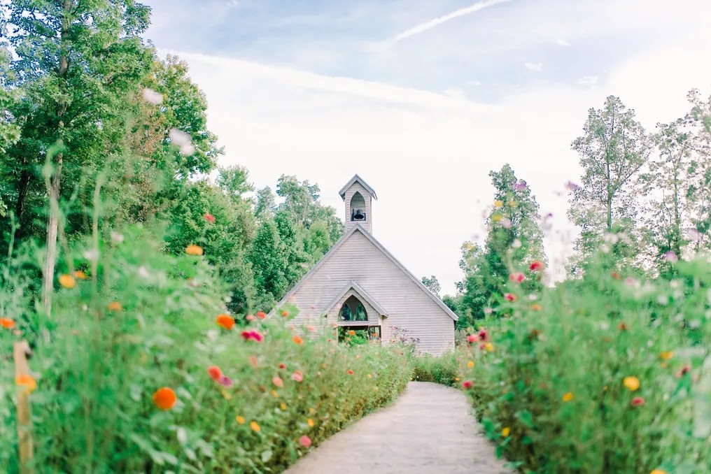 Sunset Ridge Farm Wedding/Event Venue, Wilderness Lodge #8
