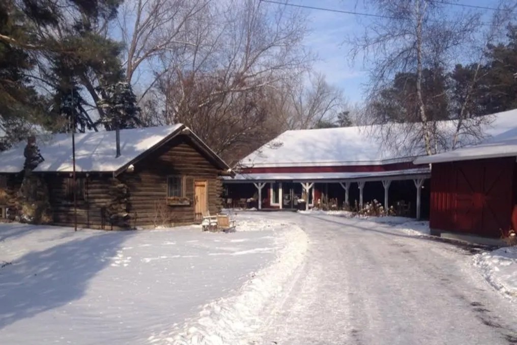 Cast and Cru Restaurant at the Old Log Theatre #2