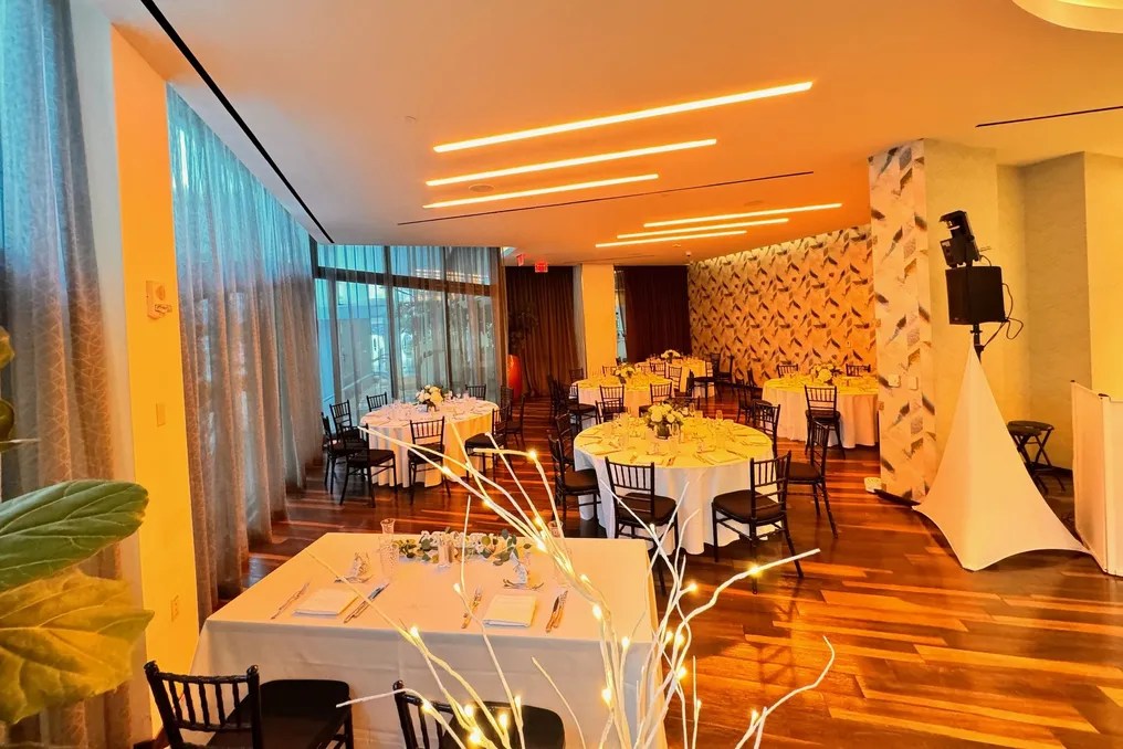 Art Ovation Sarasota Autograph Collection by Marriott #43