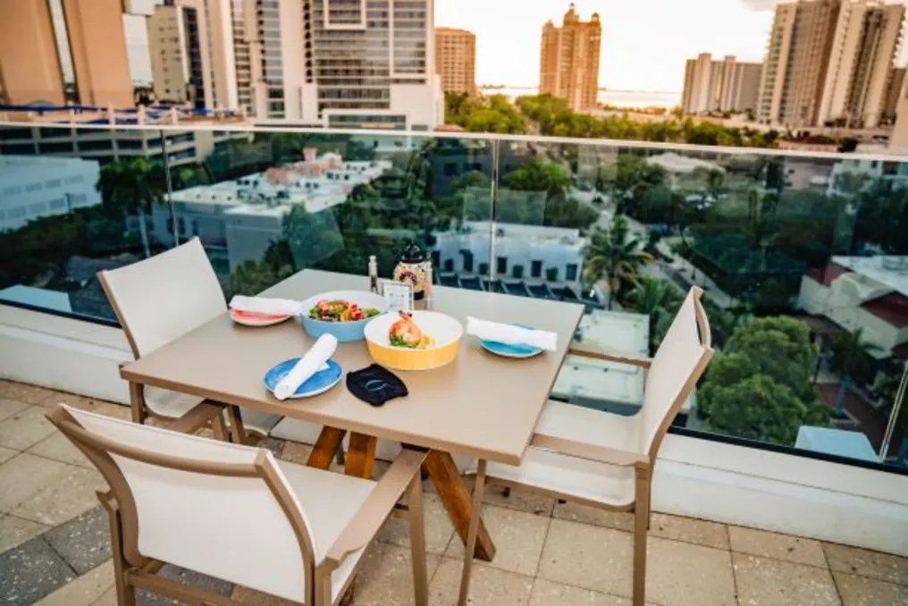 Art Ovation Sarasota Autograph Collection by Marriott #80