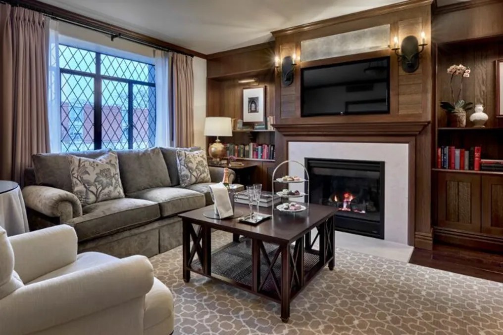 Deer Path Inn #11