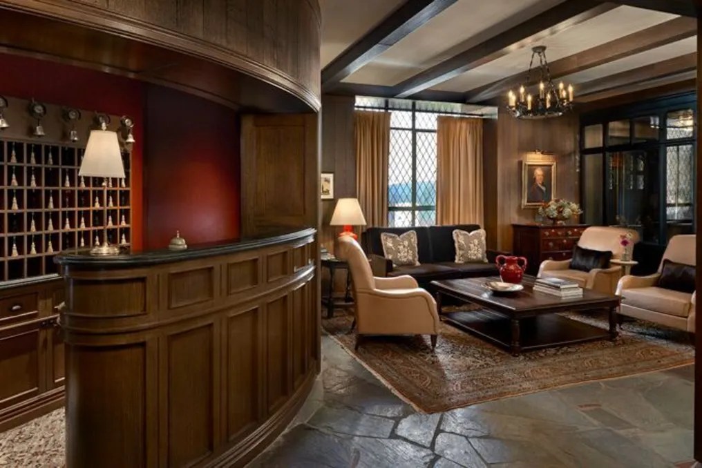 Deer Path Inn #15