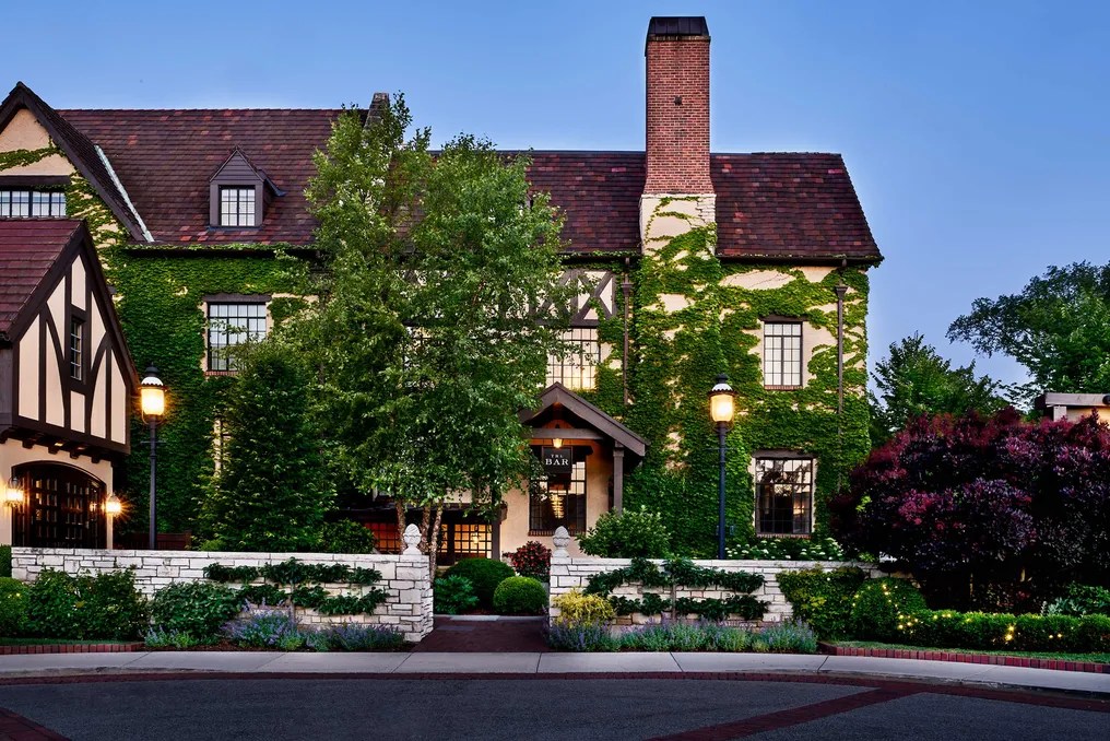 Deer Path Inn #24