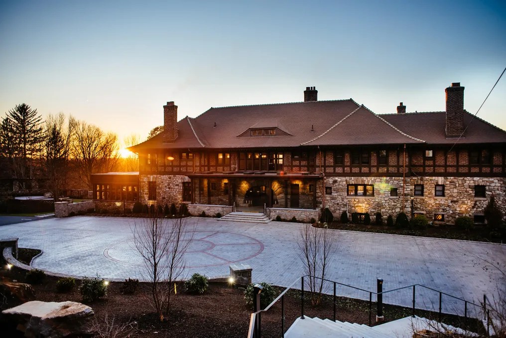Le Chateau #24