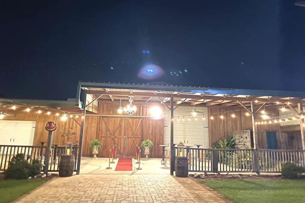 The Lemon Orchard Venue on the Lake #27