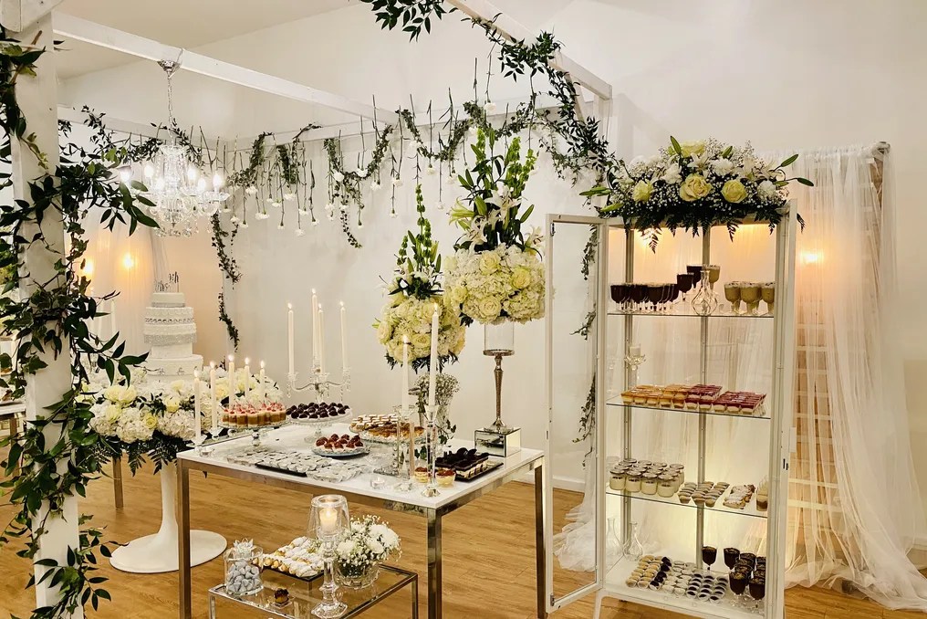 D’LUXE VENUE #17