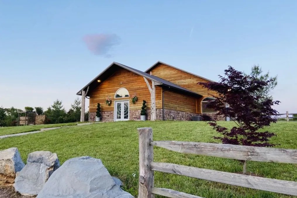 Country Ridge Venue #1
