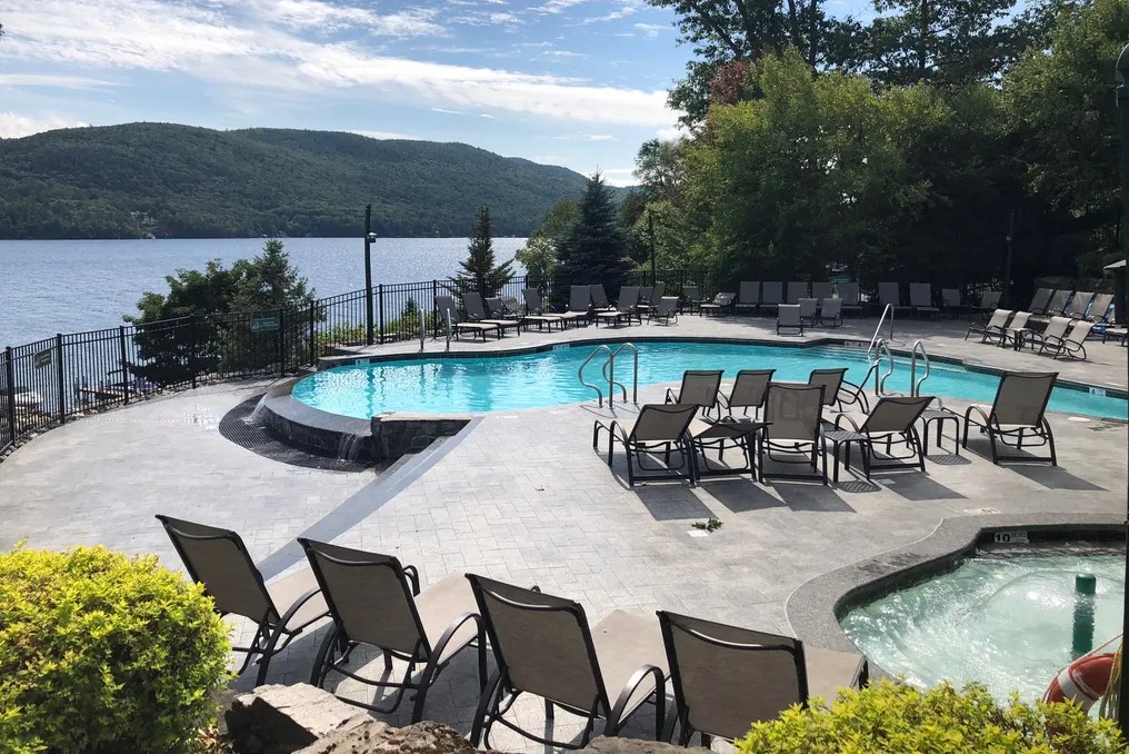 The Boathouse Restaurant & The Lodges at Cresthaven #39