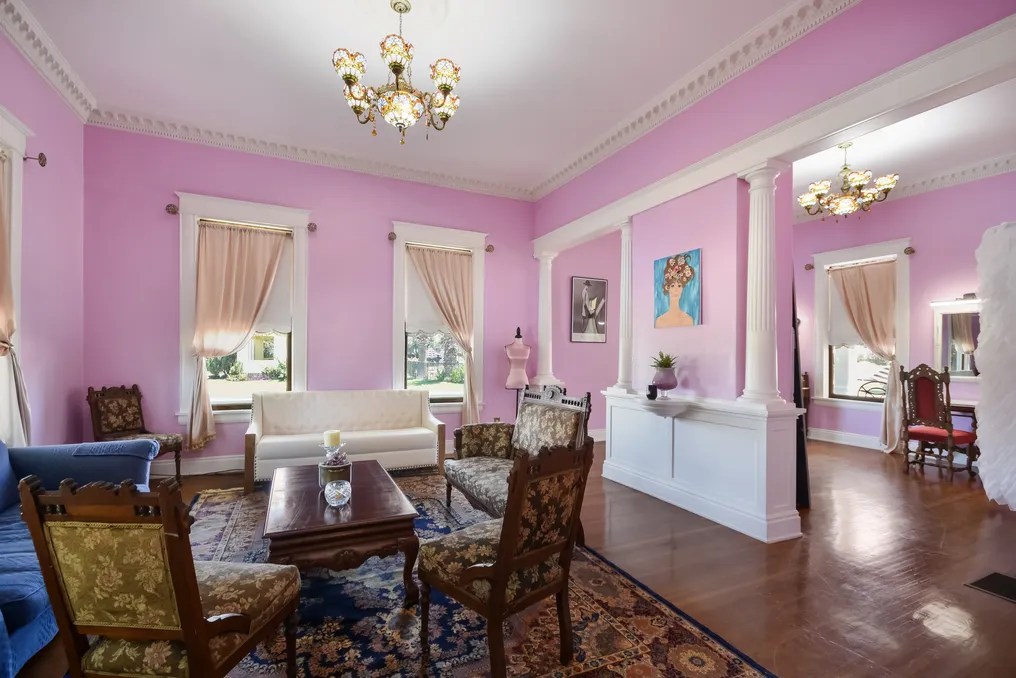 The Taylor Mansion #20