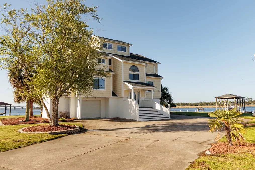 Shoreline Wedding & Event Venue #1