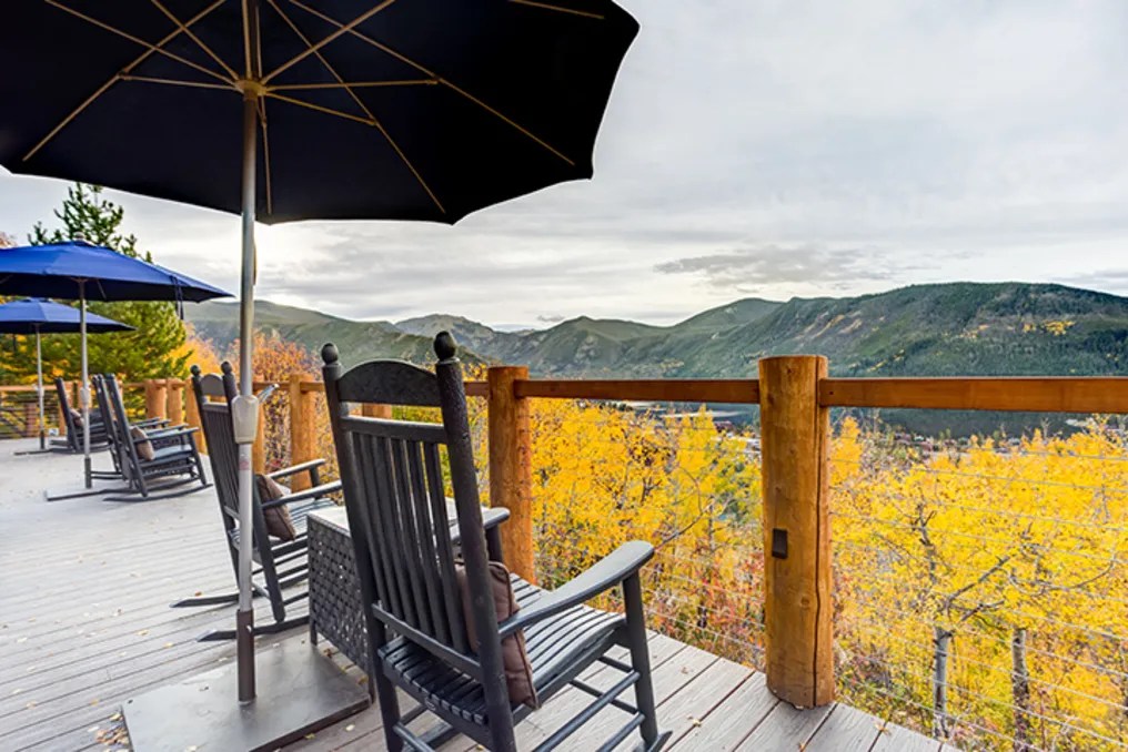 GRAND LAKE LODGE #10