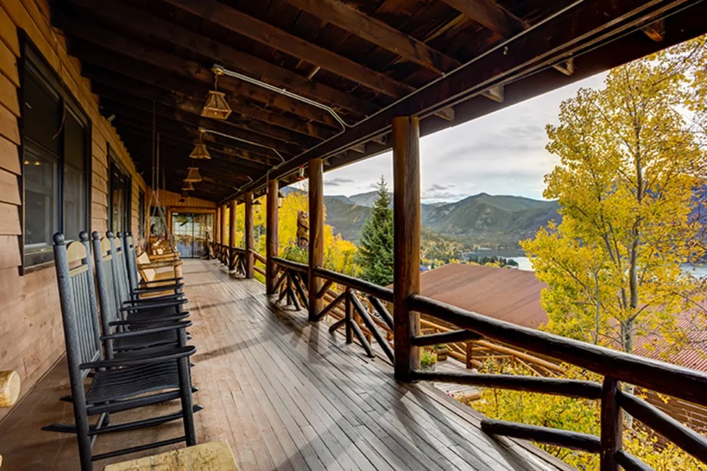 GRAND LAKE LODGE #17