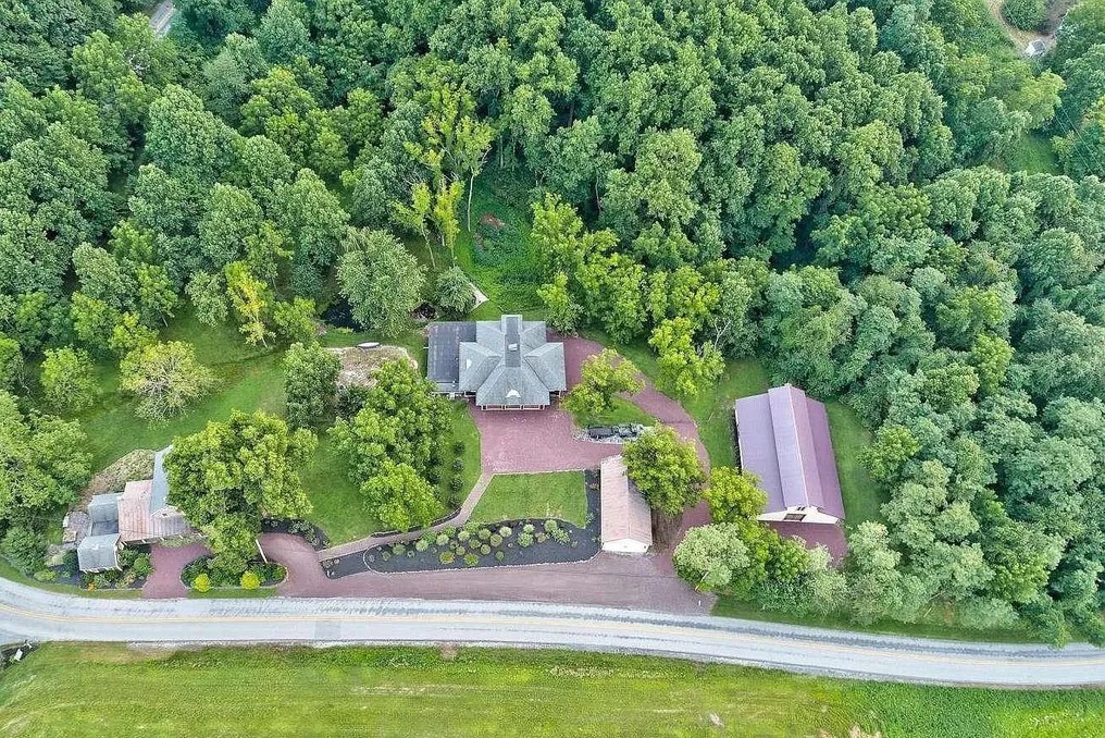 The Manor on Saw Mill #11