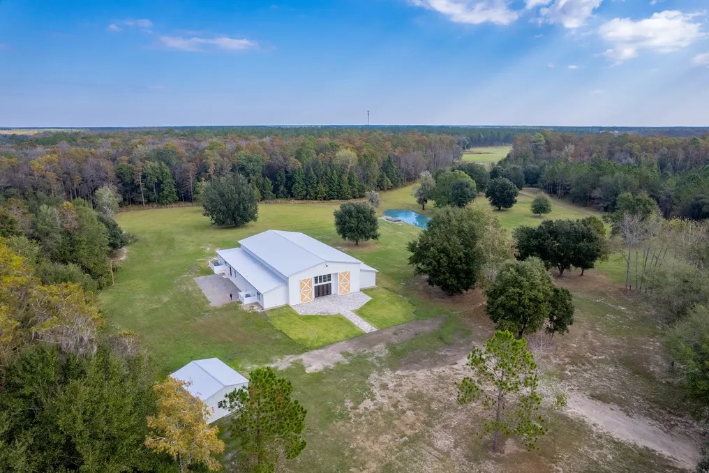 Pine Grove Barn #20