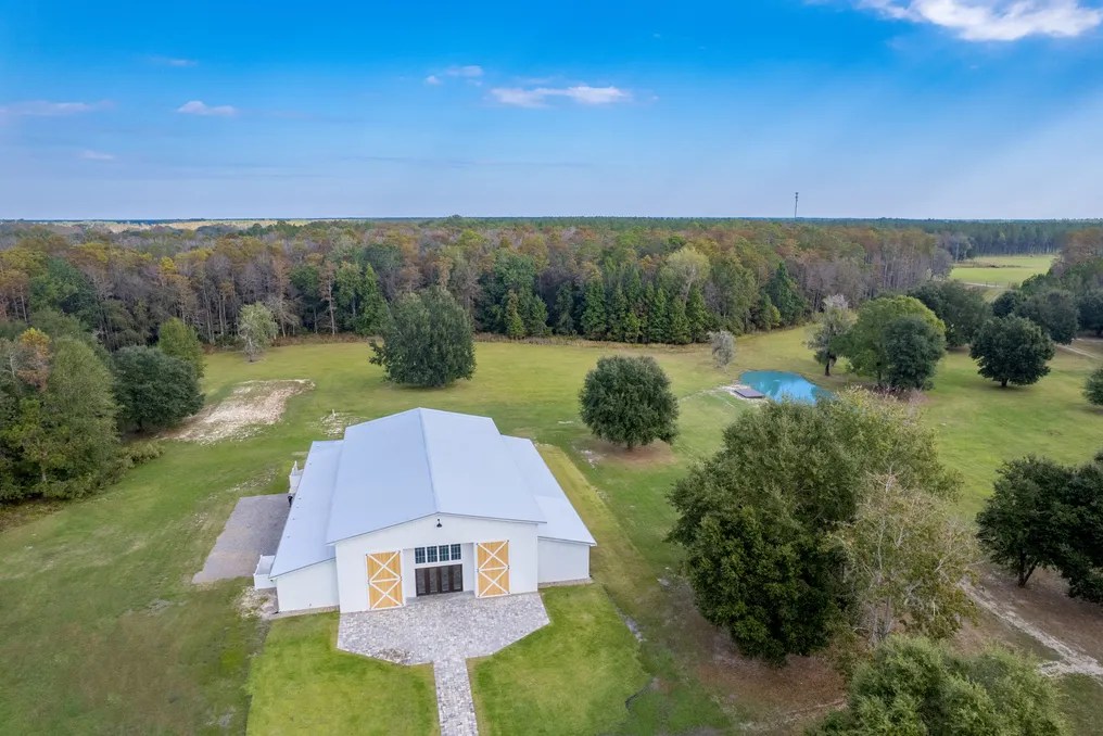 Pine Grove Barn #30