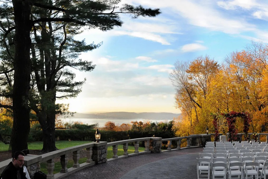Abigail Kirsch at Tappan Hill Mansion #8