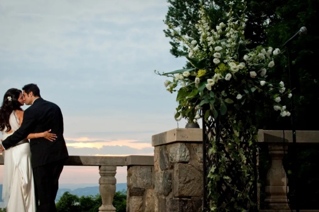 Abigail Kirsch at Tappan Hill Mansion #9