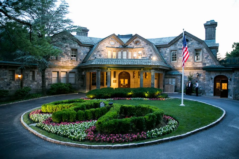 Abigail Kirsch at Tappan Hill Mansion #24