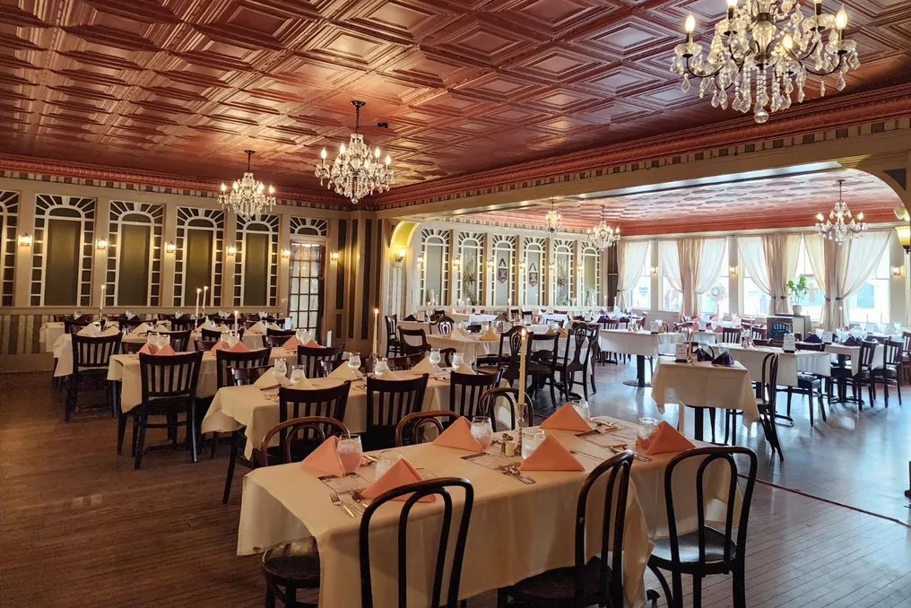 Historic Hotel Broadalbin #4