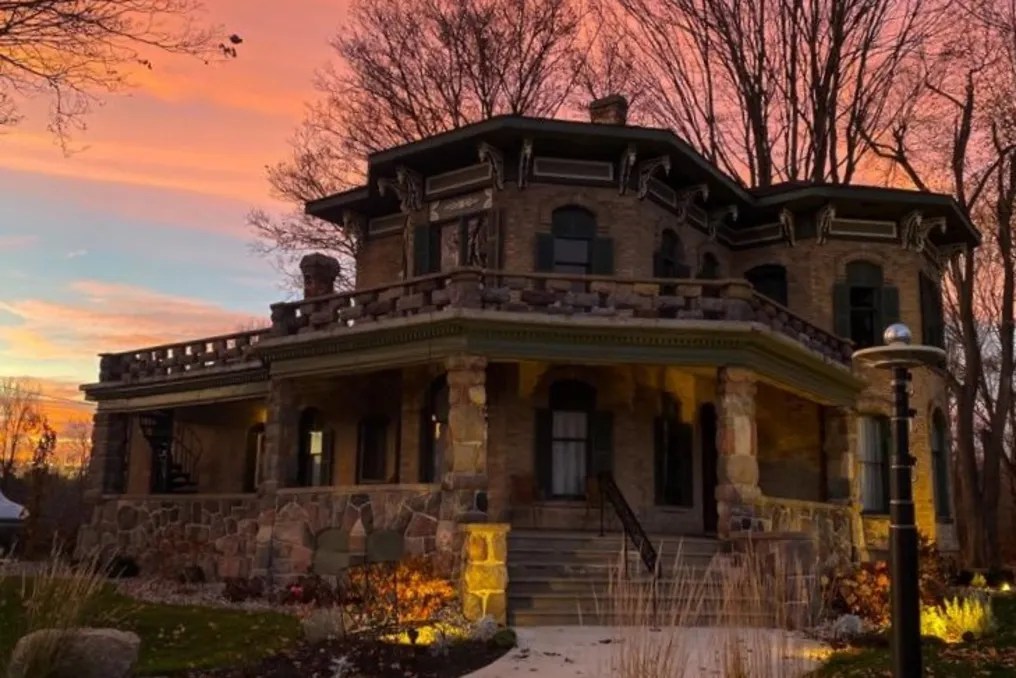The Olde Stone Porch #21