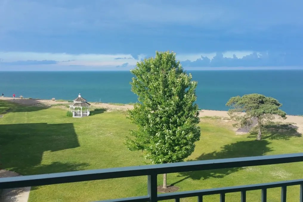 Illinois Beach Hotel #69