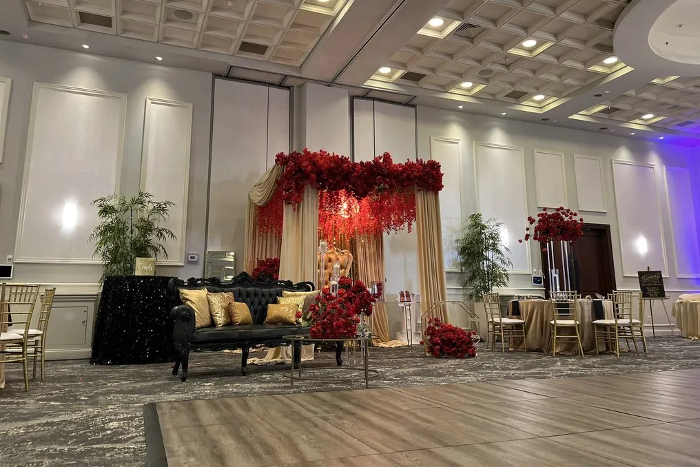 GROVE Ballroom #14