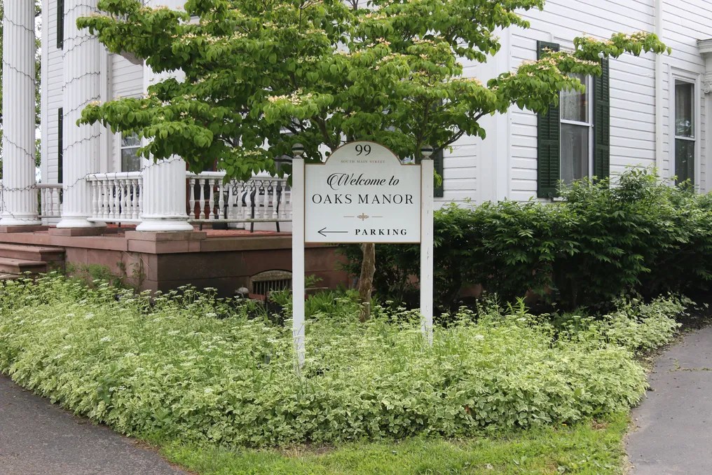 Oaks Manor #9