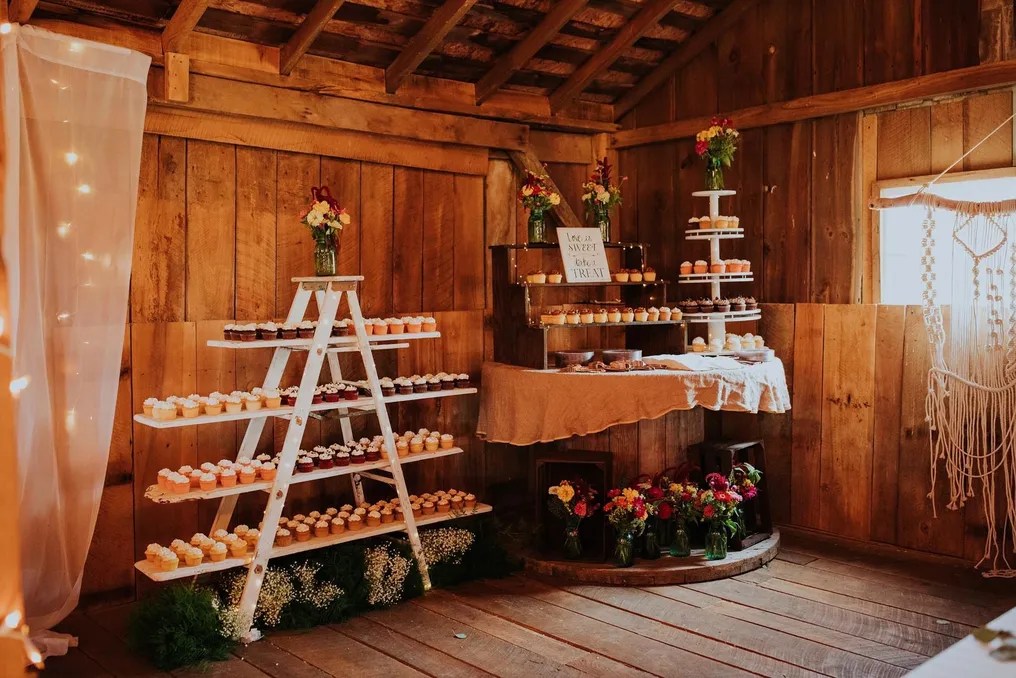 Gala Barn #19
