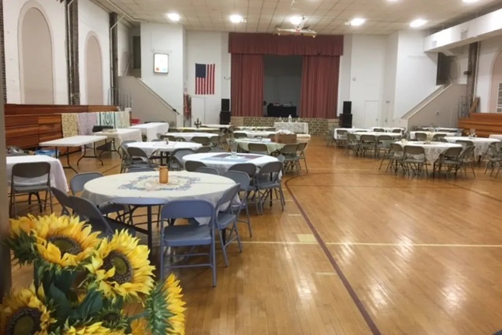 R. E. Franks Meeting Center #9