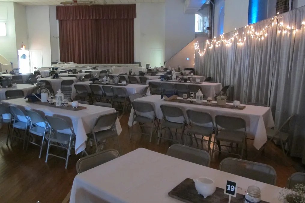 R. E. Franks Meeting Center #11