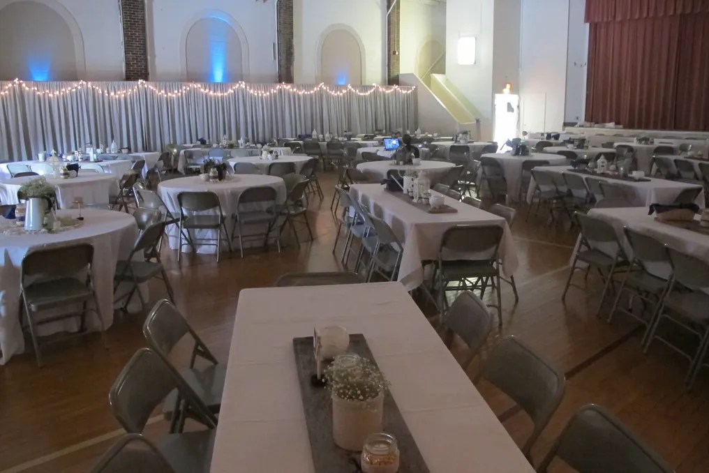 R. E. Franks Meeting Center #13