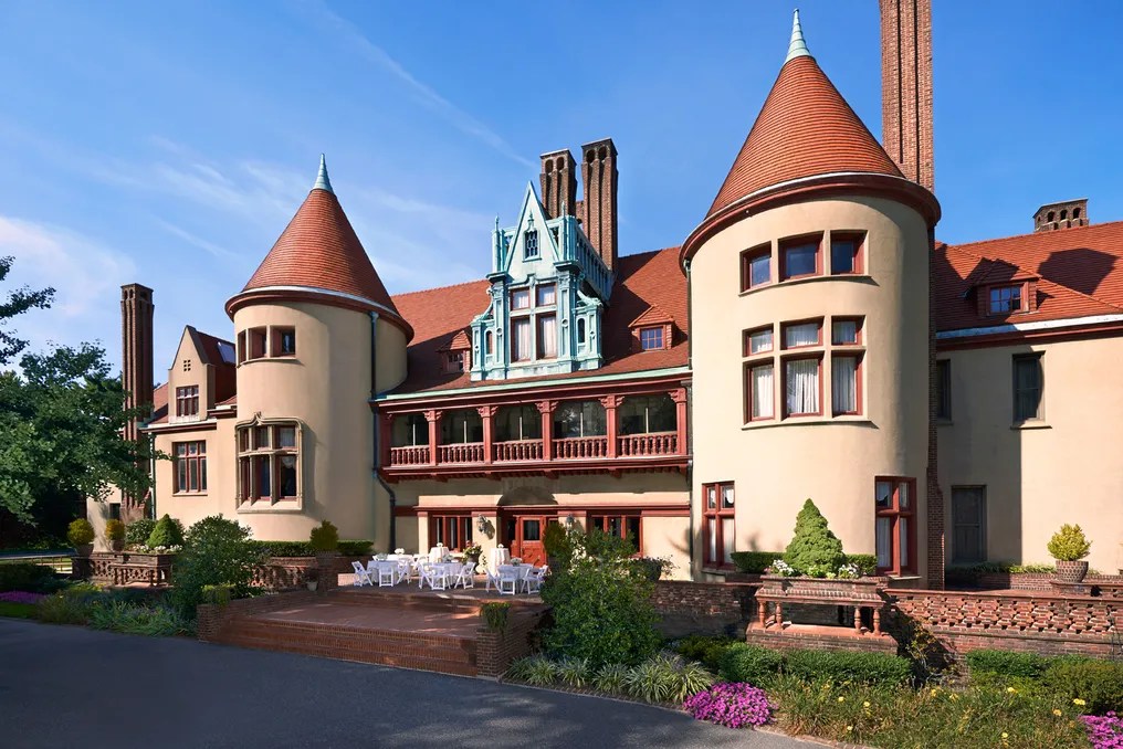 Chateau at Coindre Hall #28