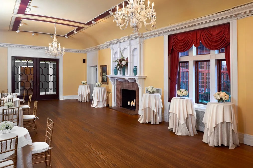 Chateau at Coindre Hall #32