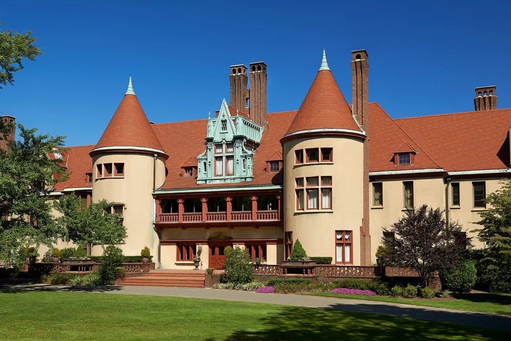 Chateau at Coindre Hall #35