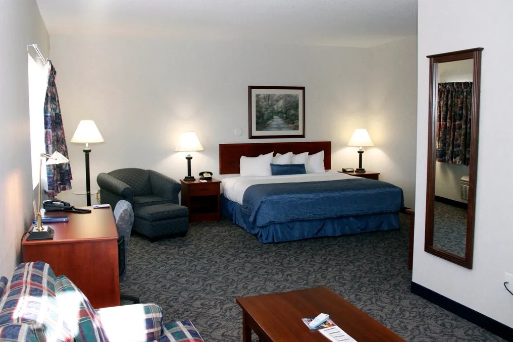 Baymont Inn & Suites DSM Airport Conference Center #5